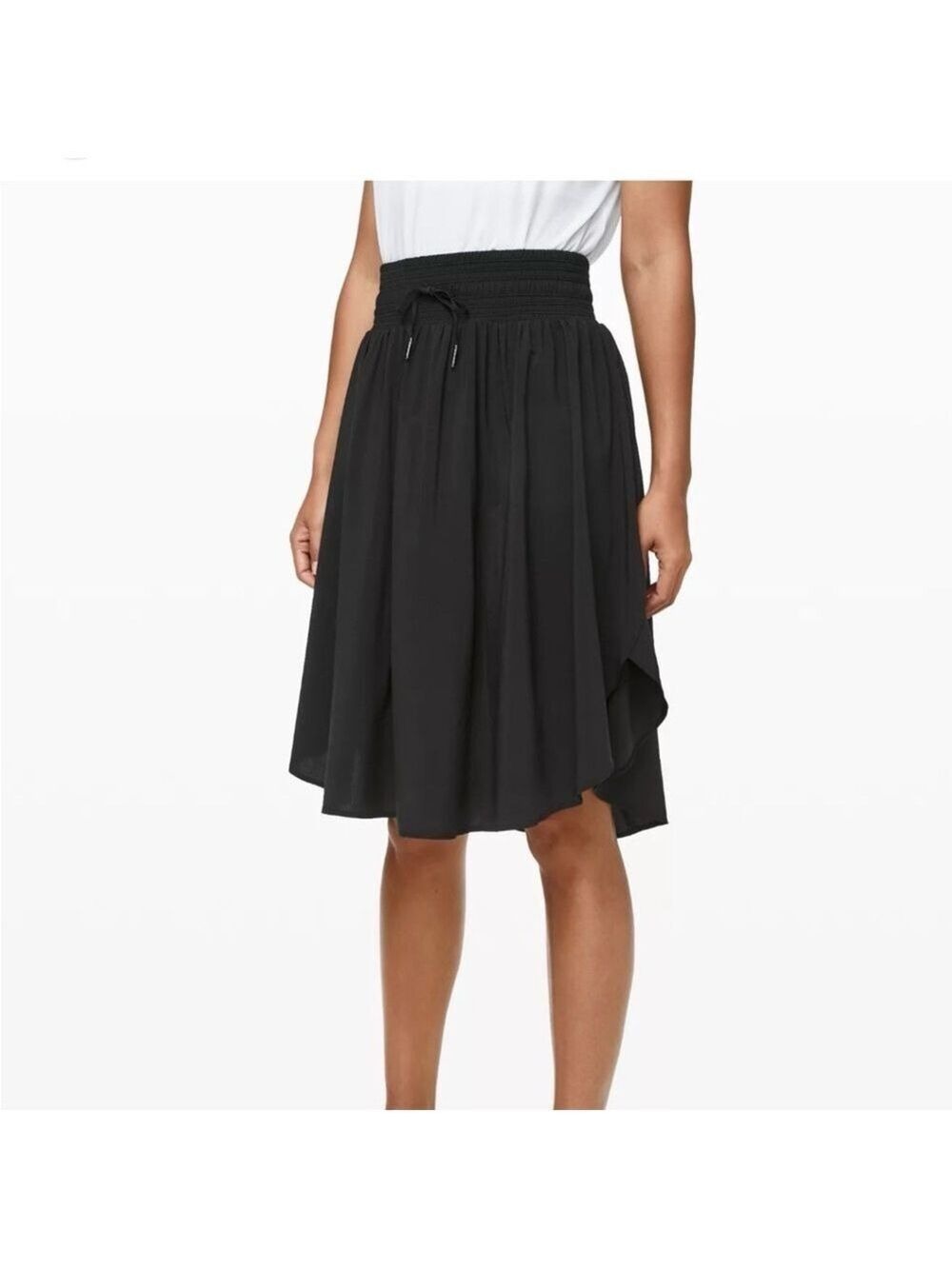 lululemon athletica Black The Everyday Smocked Waist Skirt size 6